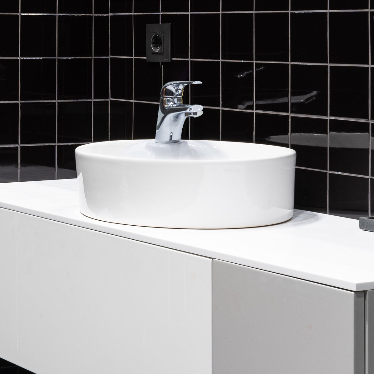 17" Round Above Mount/ Vessel Lavatory Basin With Single Faucet Drilling