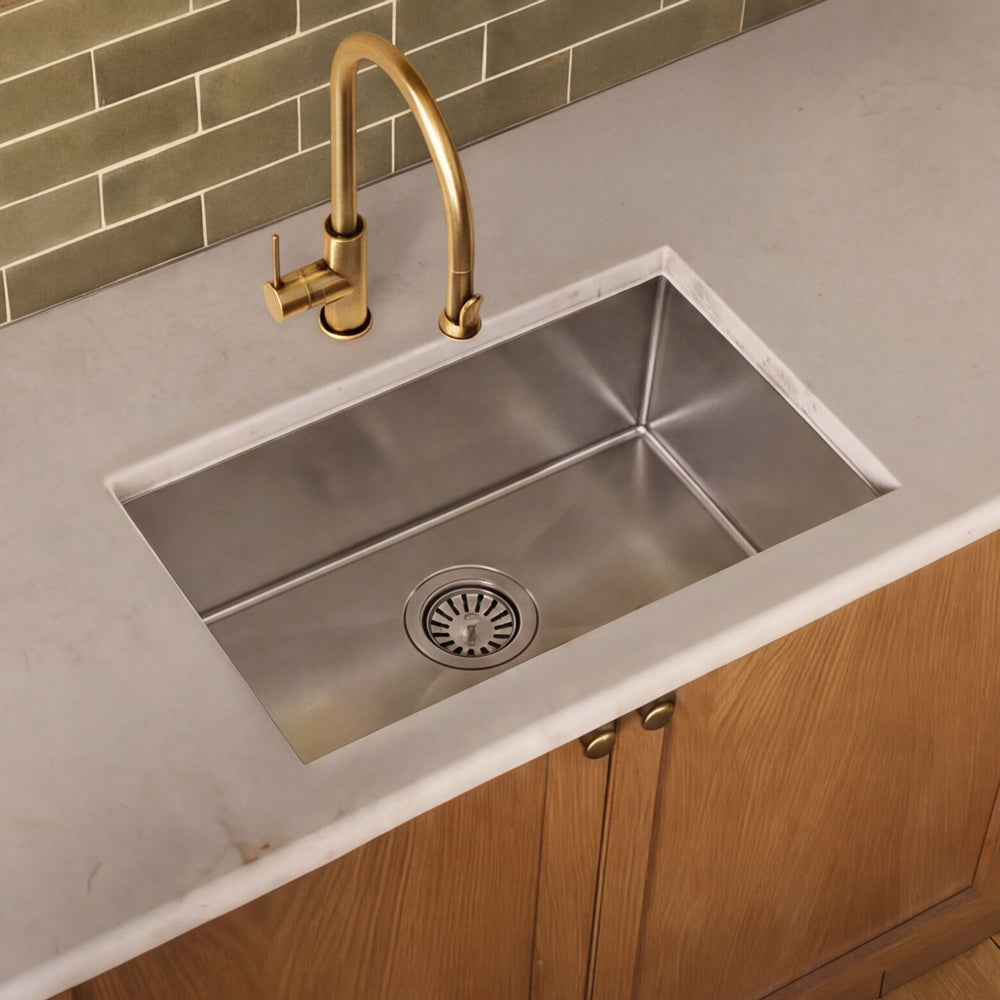 Brushed stainless steel commercial single bowl undermount sink
