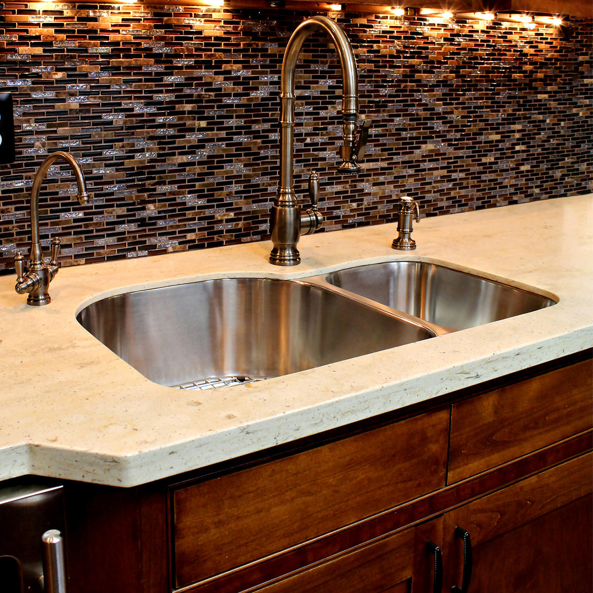 32&quot; Brushed Stainless Steel Double Bowl Undermount Sink