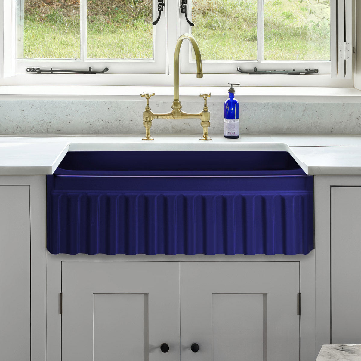 30" Reversible Single Bowl Fireclay Kitchen Sink: 2½” lip and fluted, 2” lip front apron
