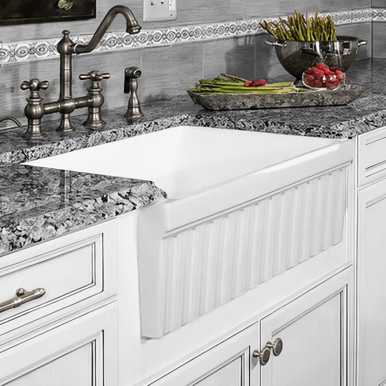 30" Reversible Single Bowl Fireclay Kitchen Sink: 2½” lip and fluted, 2” lip front apron