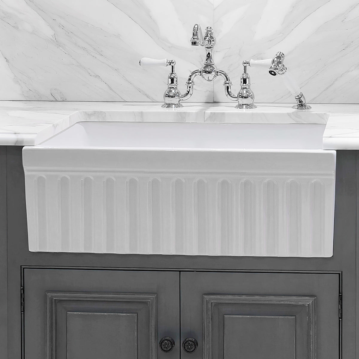 30&quot; Reversible Single Bowl Fireclay Kitchen Sink: 2½” lip and fluted, 2” lip front apron