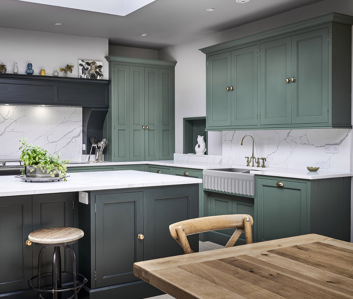 33&quot; reversible double bowl fireclay kitchen sink: 2½” lip and fluted, 2” lip front apron