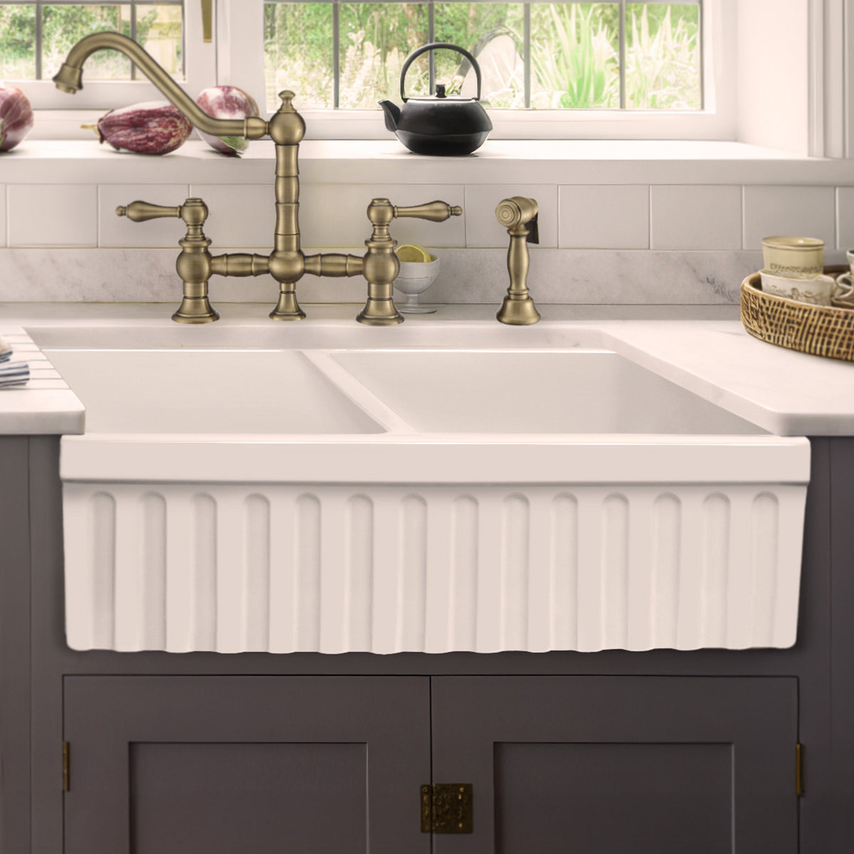 33" reversible double bowl fireclay kitchen sink: 2½” lip and fluted, 2” lip front apron