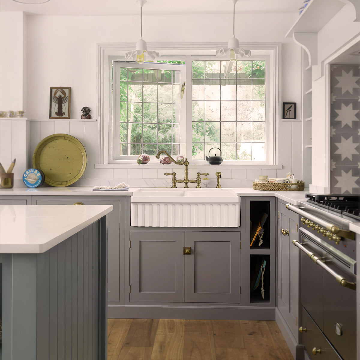33" reversible double bowl fireclay kitchen sink: 2½” lip and fluted, 2” lip front apron